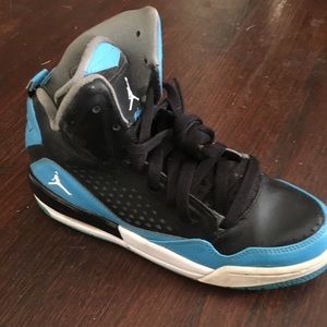 Air flight kids 5.5y blue nike (see tags)